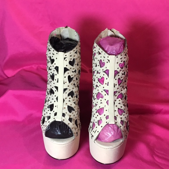 Cape Robin Booties - Picture 3 of 5